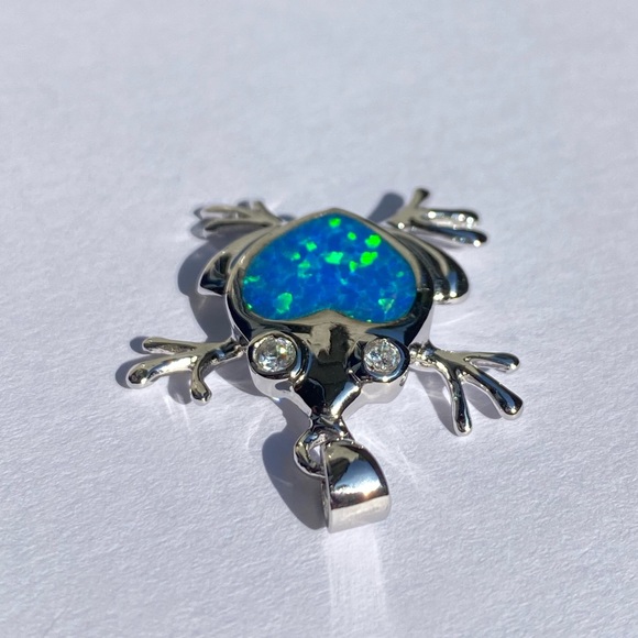 NWOT 925 sterling silver opal frog pendant 🐸 - Picture 4 of 13